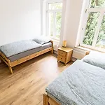 Apartment 7-raum-wohnung Uberm Park, 800m Zu Zentrum & Hbf *
